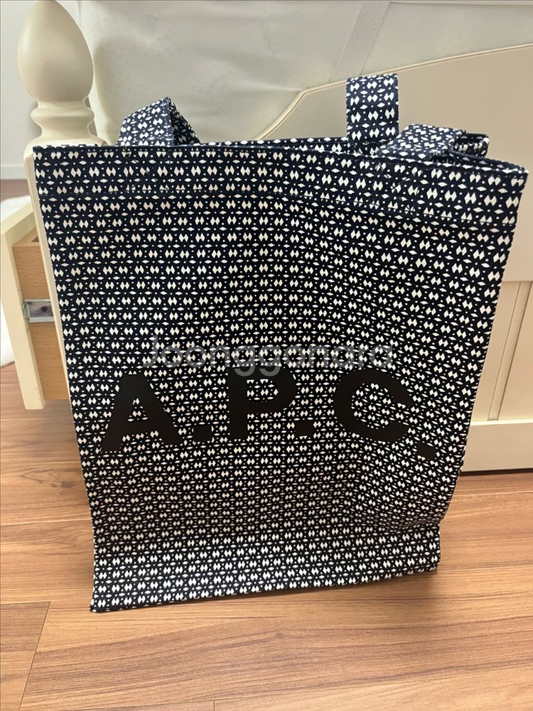 A.P.C. 아페쎄 lou패턴 숄더백--3