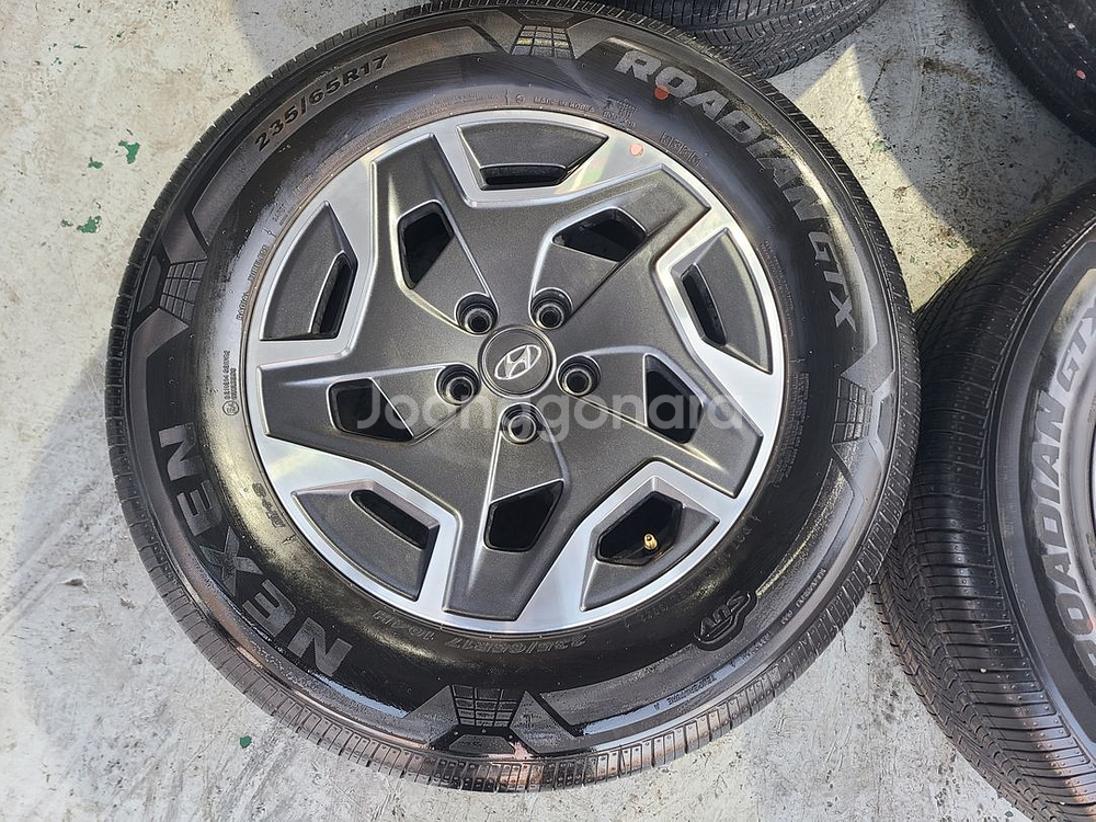 임판 싼타페 하이브리드 17인치 휠타이어 235 65--1