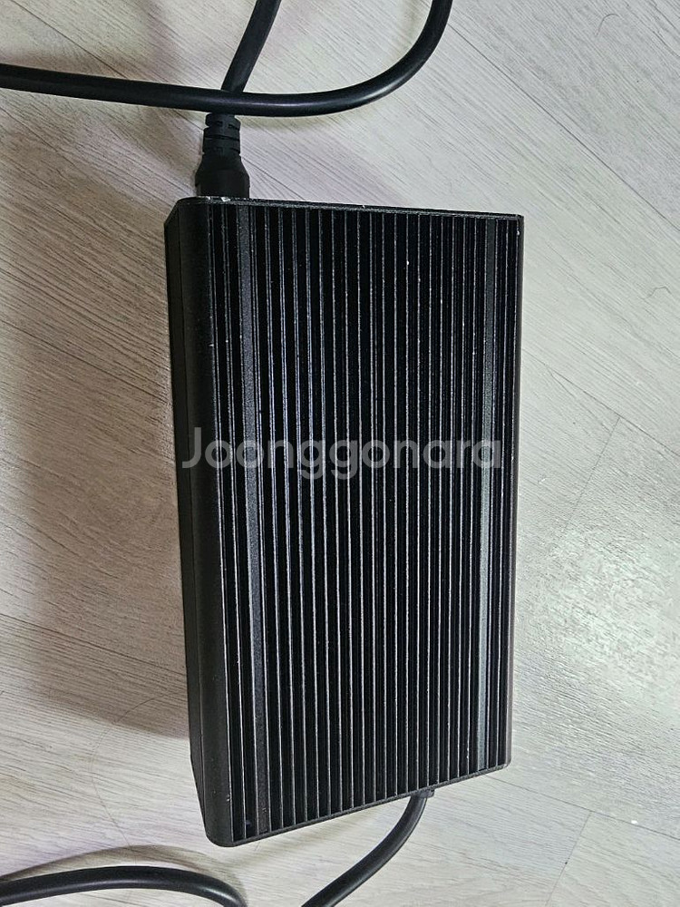 타이탄1000 고속충전기--1