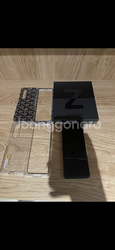 갤럭시 폴드3 블랙 256기가 내부액정 좌측만사용가능--0