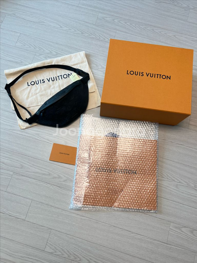 루이비통 디스커버리 범백 팝니다.--0