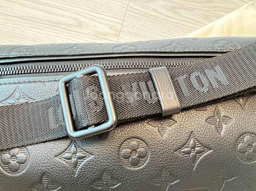 루이비통 디스커버리 범백 팝니다.--5