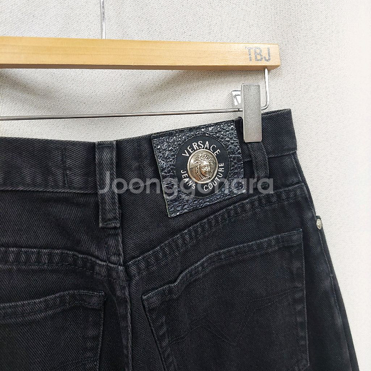 베르사체 매두사로고 블랙 데님팬츠--5