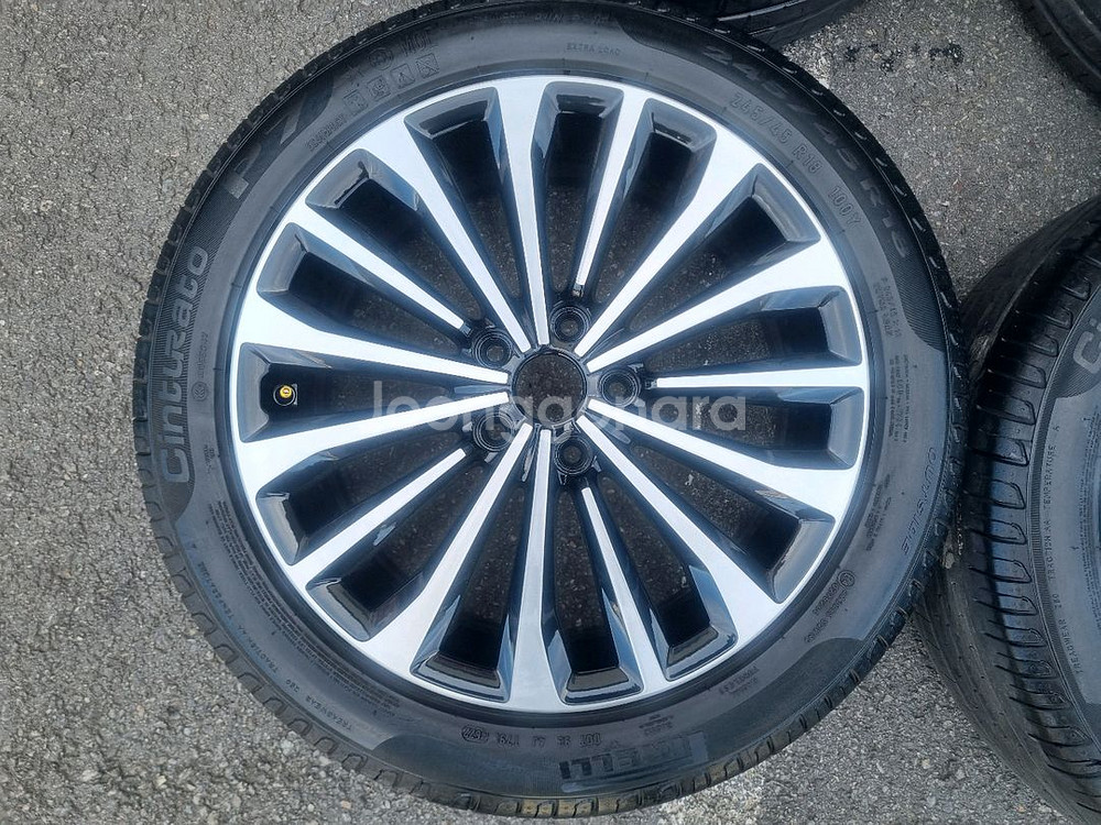 그랜저HG 18인치 2454518 휠타이어 팝니다--2