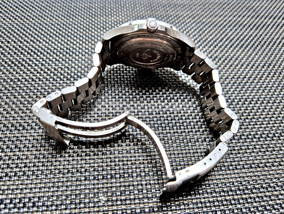 브라이틀링 에어로스페이스 쿼츠 42mm--5