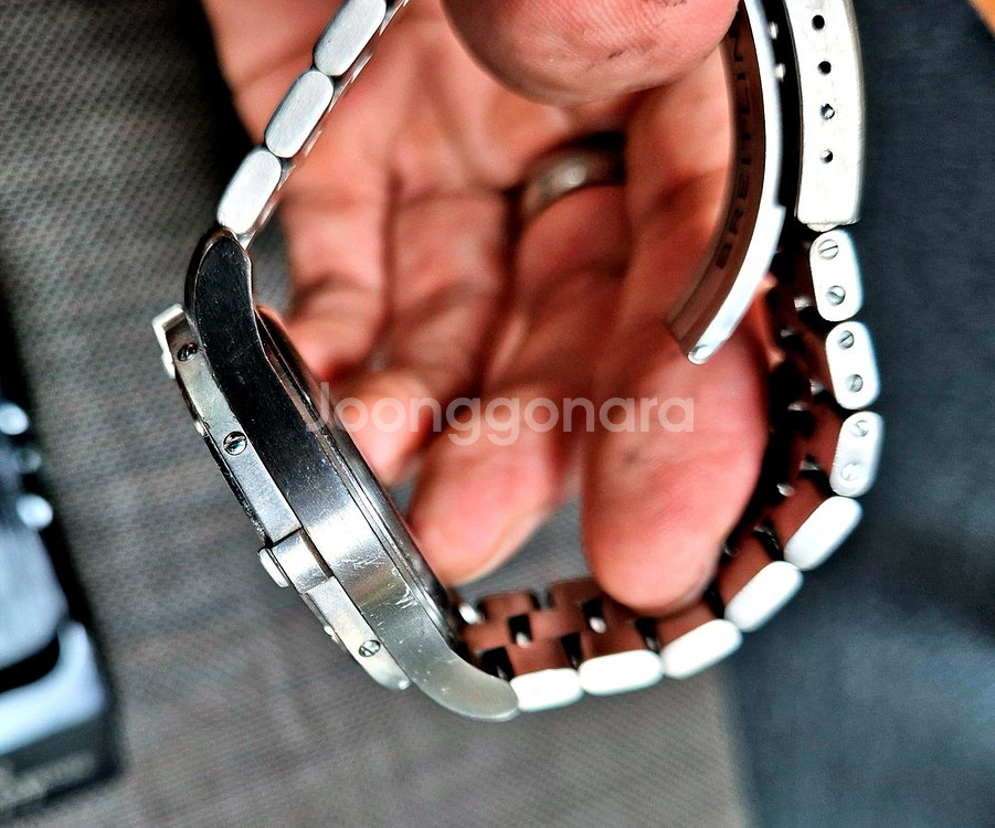 브라이틀링 에어로스페이스 쿼츠 42mm--3