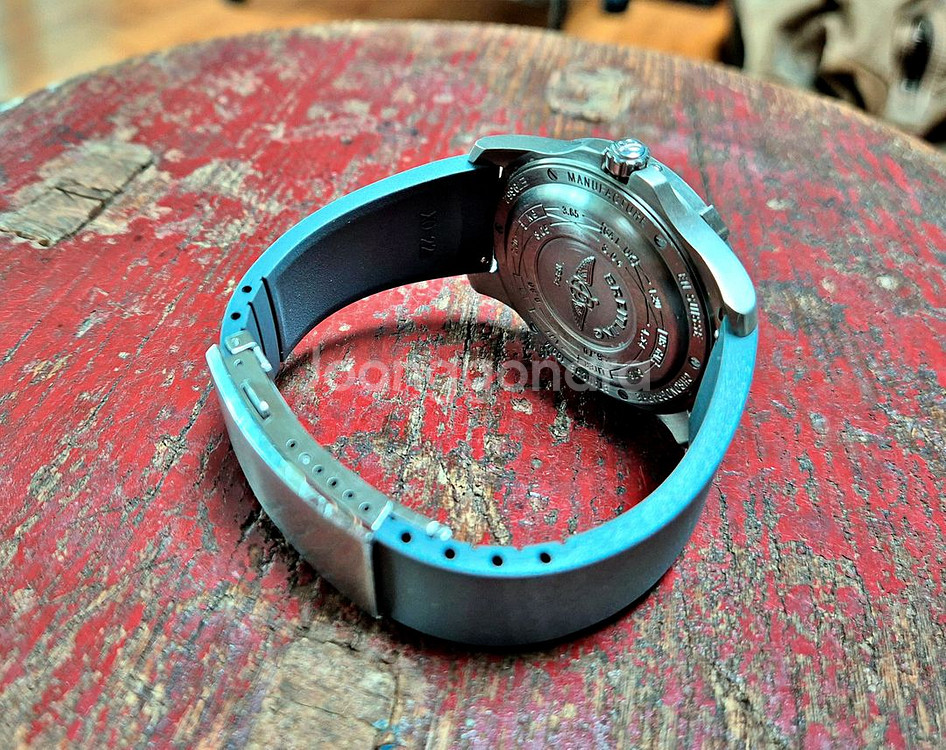 브라이틀링 에어로스페이스 쿼츠 42mm--7