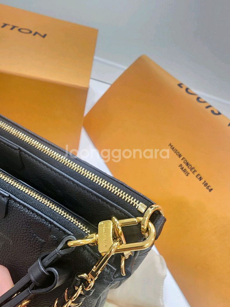 루이비통 앙프렝뜨 멀티 포쉐트 악세수아--4