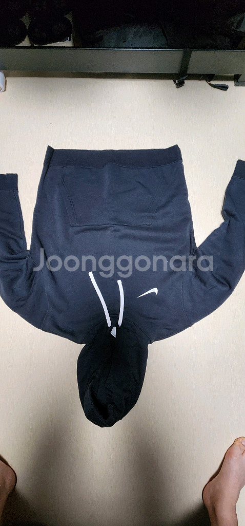 나이키 약기모 후드티에요.검정색이고 100~105입는--0