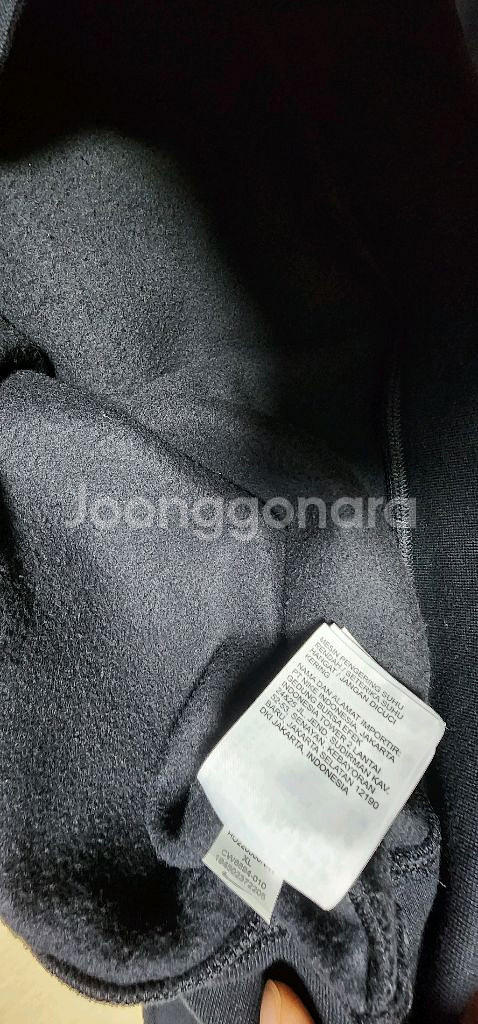 나이키 약기모 후드티에요.검정색이고 100~105입는--2