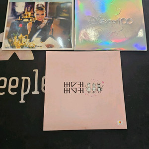 아이리버 lp플레이어+전용가방 + 한정 lp 팝니다
