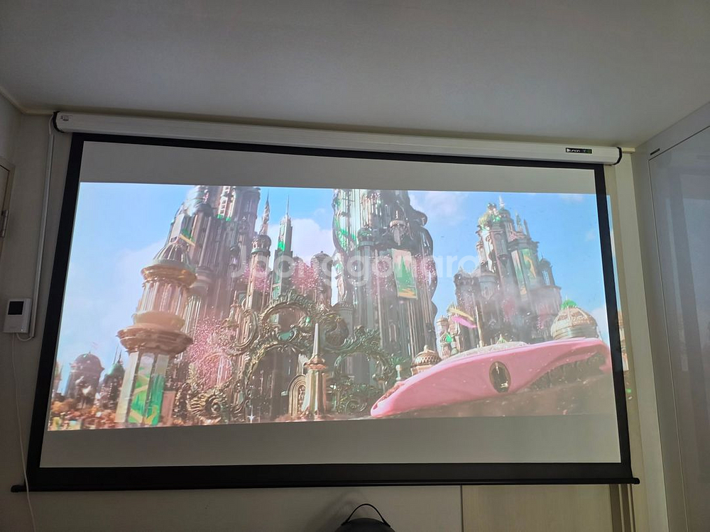 LG 시네빔 Laser 4K 투사형--9