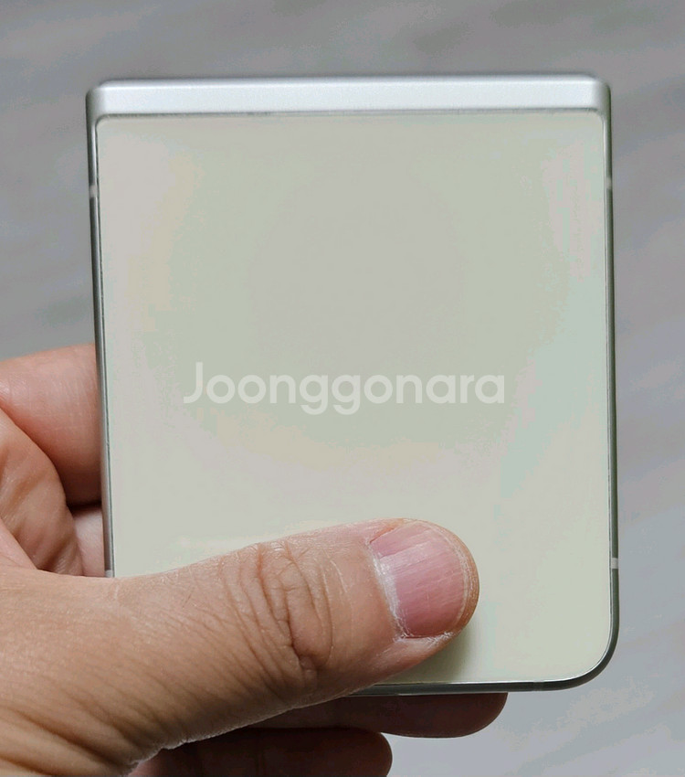 갤럭시 Z플립3 크림 256GB 싸게 팝니다.--2