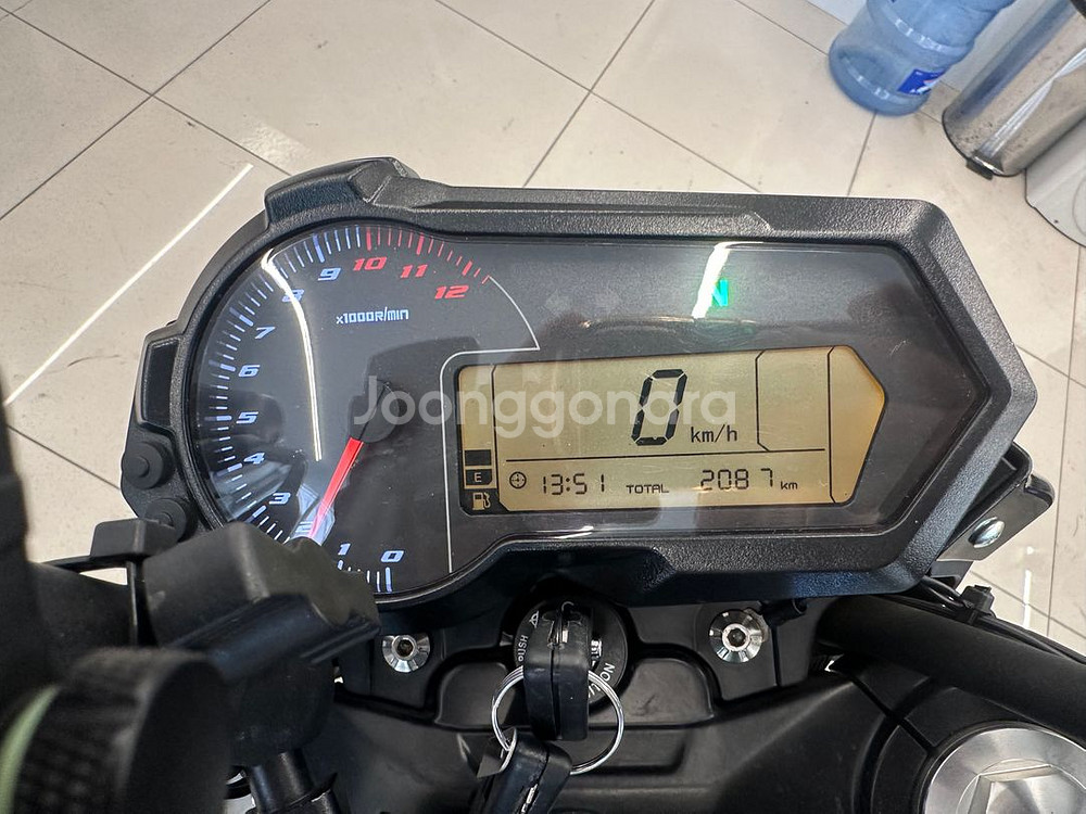 베넬리 TNT 125cc 23년식 2천km 판매합니다.--8