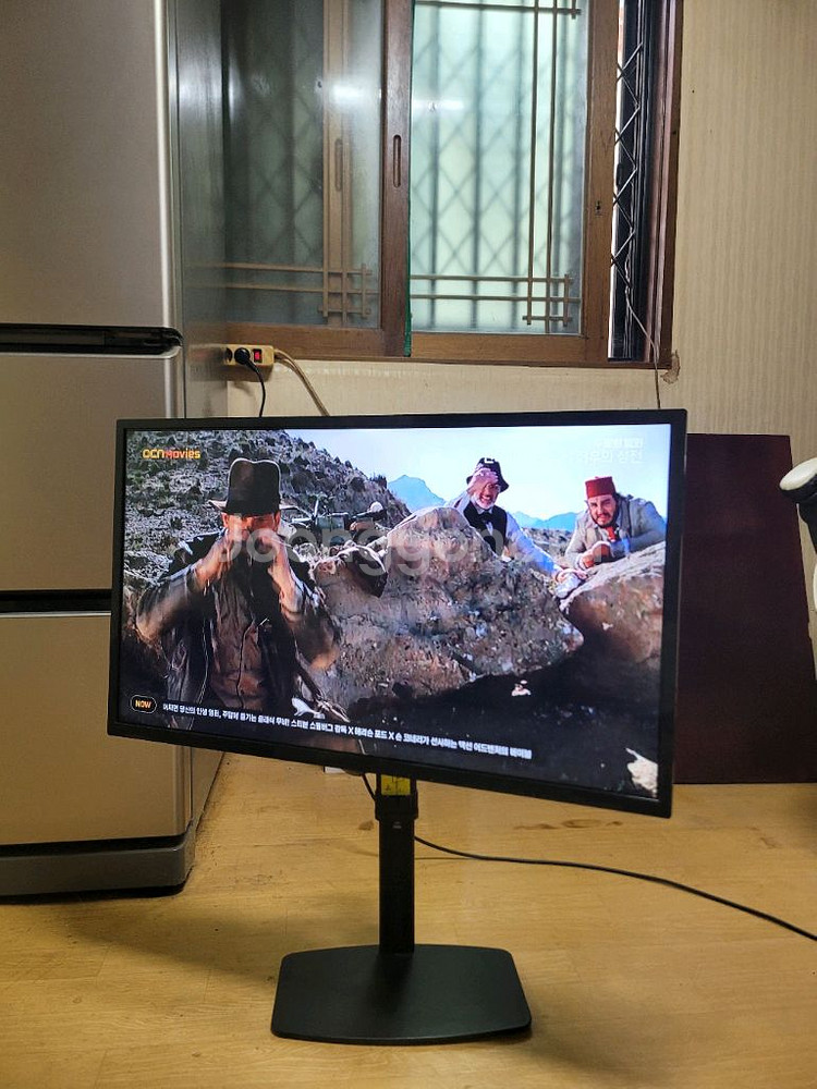 32인치 LED TV 이동식 스탠드 포함--3