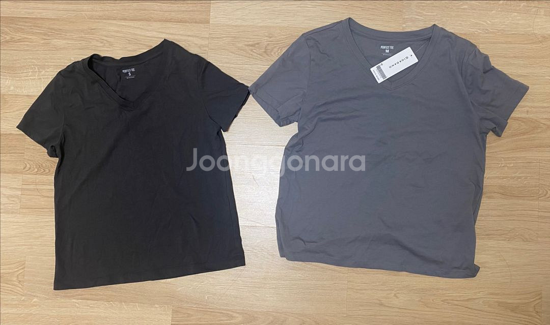 지오다노 브이넥 반팔 티셔츠 2개--0