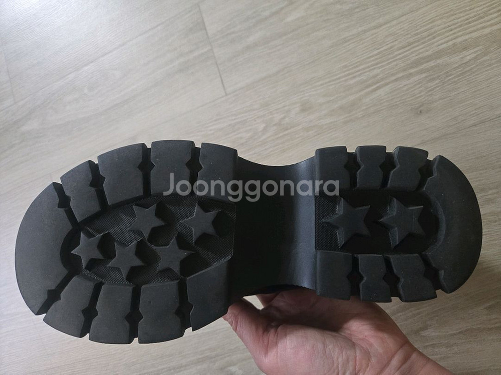 여성 탠디 블랙 가죽 로퍼 판매합니다--5