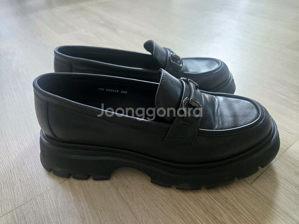 여성 탠디 블랙 가죽 로퍼 판매합니다--7