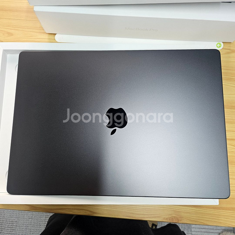 맥북 프로 16 M3 MAX 36램 1TB 풀박스 스블--4