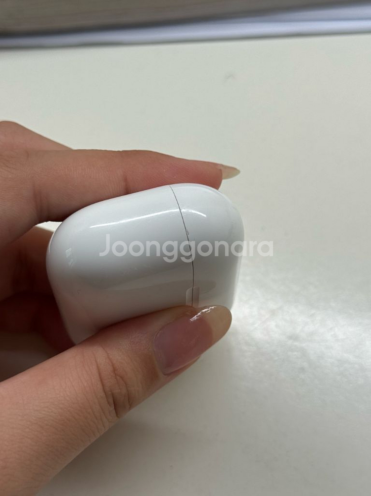 에어팟 프로 2 라이트닝 8핀 팝니다--3