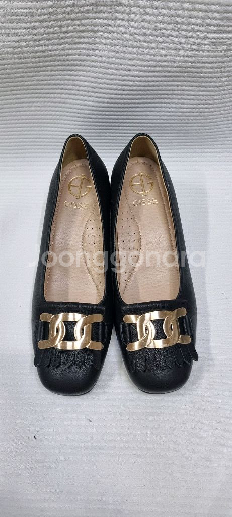 기쎄 버클장식 여성구두255 거의새거--0