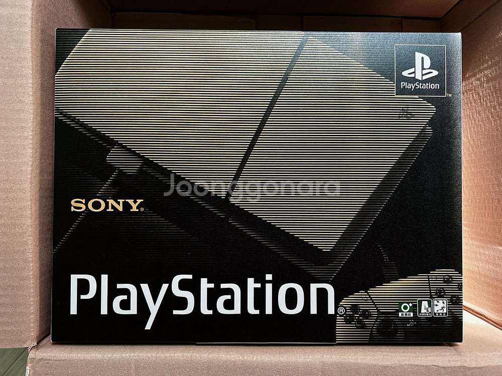 PS5 30주년 한정판 슬림(디지털) 미개봉 새제품--0