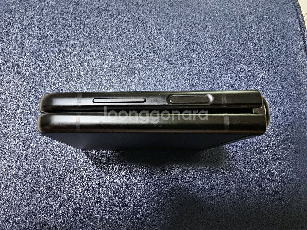 갤럭시 Z Flip3 256G 팬텀 블랙--3
