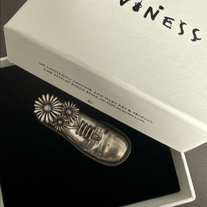 웨이비니스 타이핀