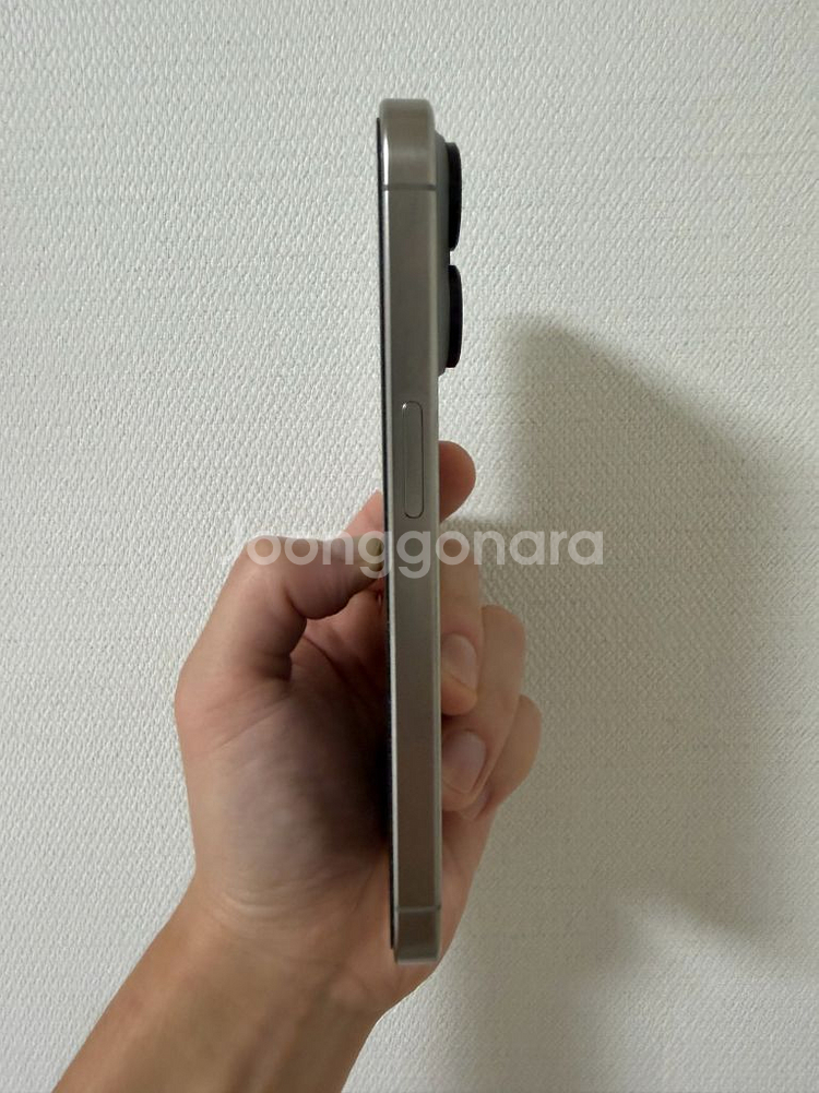 아이폰15프로 내추럴 티타늄 256G 팝니다.(풀박스)--3
