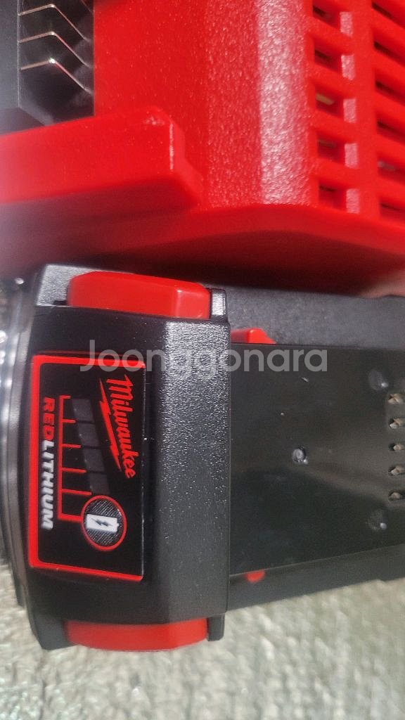 밀워키 OEM 배터리1개 충전기1개충전기는 듀얼 충전기--1