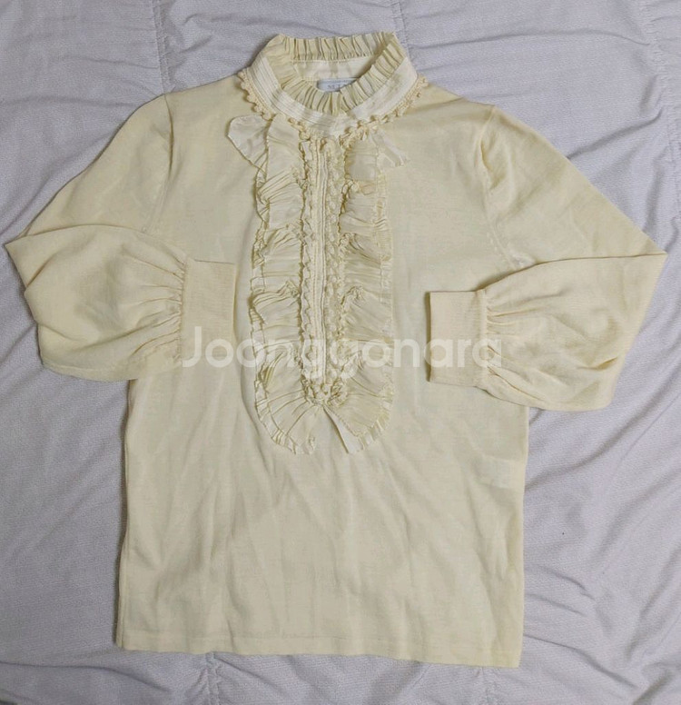 크림색 프릴 블라우스 (90),한섬마인 모니트 55 견--0