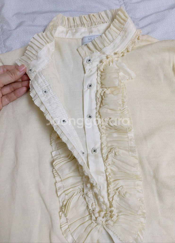 크림색 프릴 블라우스 (90),한섬마인 모니트 55 견--4