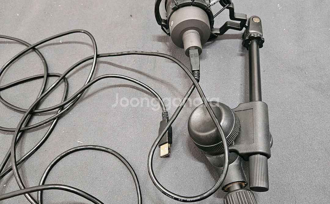 오디오테크니카 AT2020USB+ 콘덴서마이크 팝니다.--5
