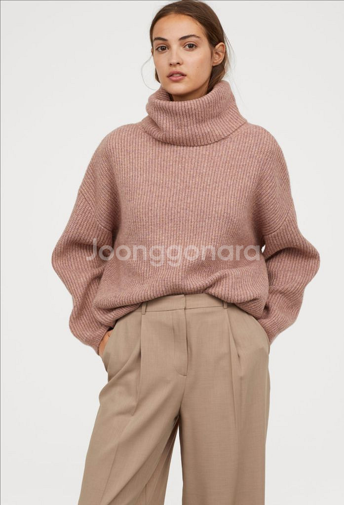 H&M 프리미엄 터틀넥 니트--0