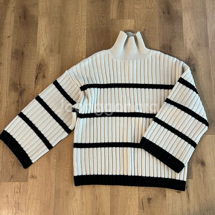 H&M 울 100% 스트라이프 니트---1