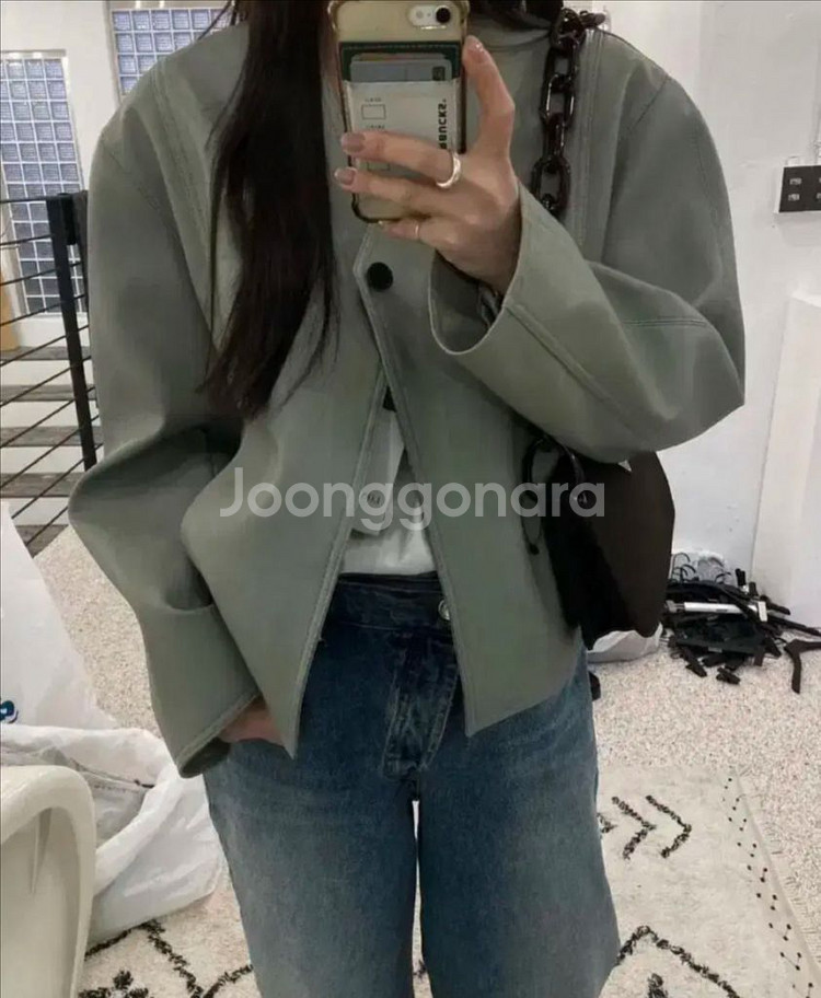 새) 런던플랏 레더 볼륨 자켓 브이넥 노카라 가죽블루종--1