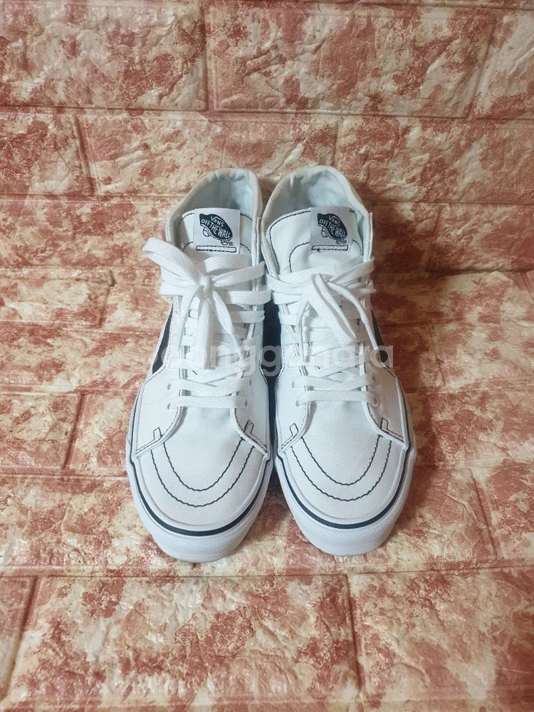 (260) VANS 반스 남자 스니커즈 하이탑 화이트--1