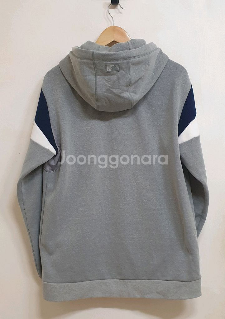 MLB. 뉴욕양키즈 기모후드티셔츠. M-95.--1