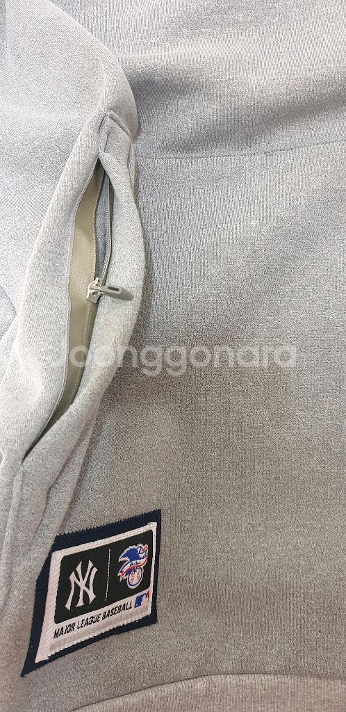 MLB. 뉴욕양키즈 기모후드티셔츠. M-95.--4