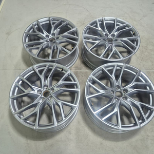 아우디 이트론 Q4 RS 21인치 정품