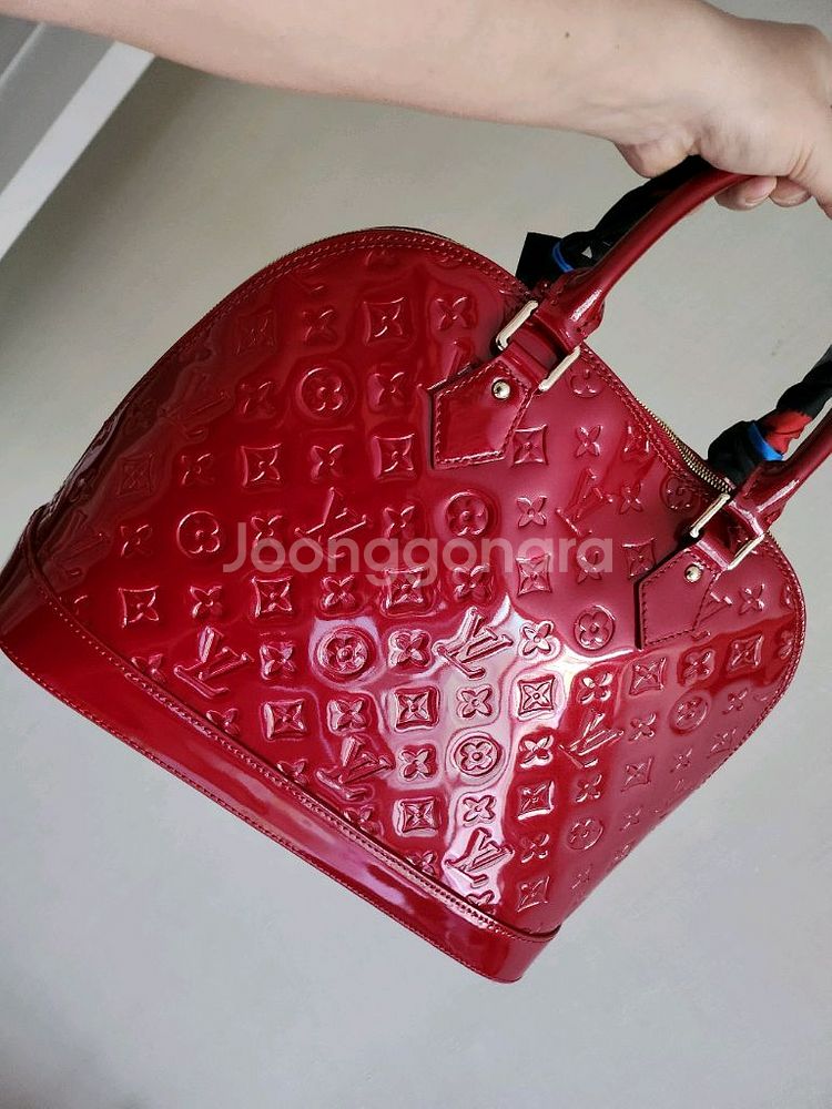 루이비통 알마 베르니 gm 레드 /가격보고 / 주말15--0
