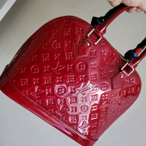 루이비통 알마 베르니 gm 레드 /가격보고 / 주말15