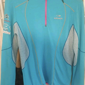 아이더 하늘색 기능성 긴팔티셔츠 s사이즈