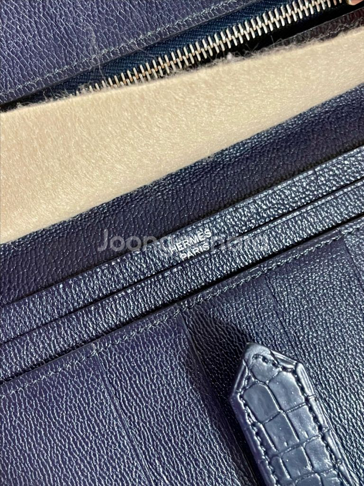 23년식 에르메스 악어 베안 와니 장지갑 딥네이비 은장--3