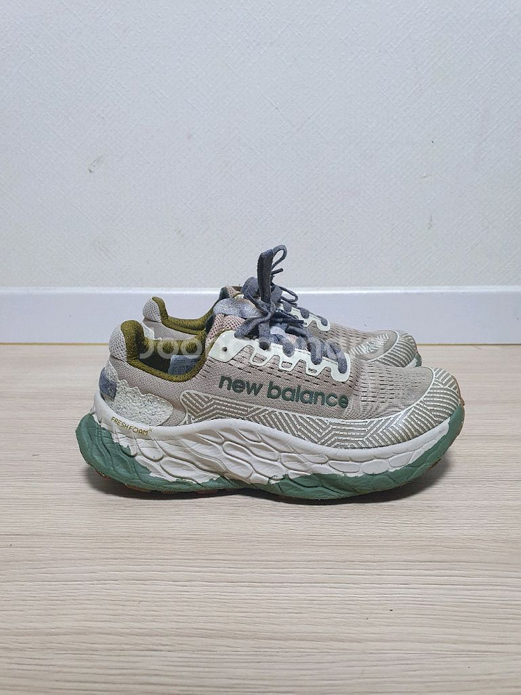 뉴발란스 모어 v3 트레일러닝화 270--0