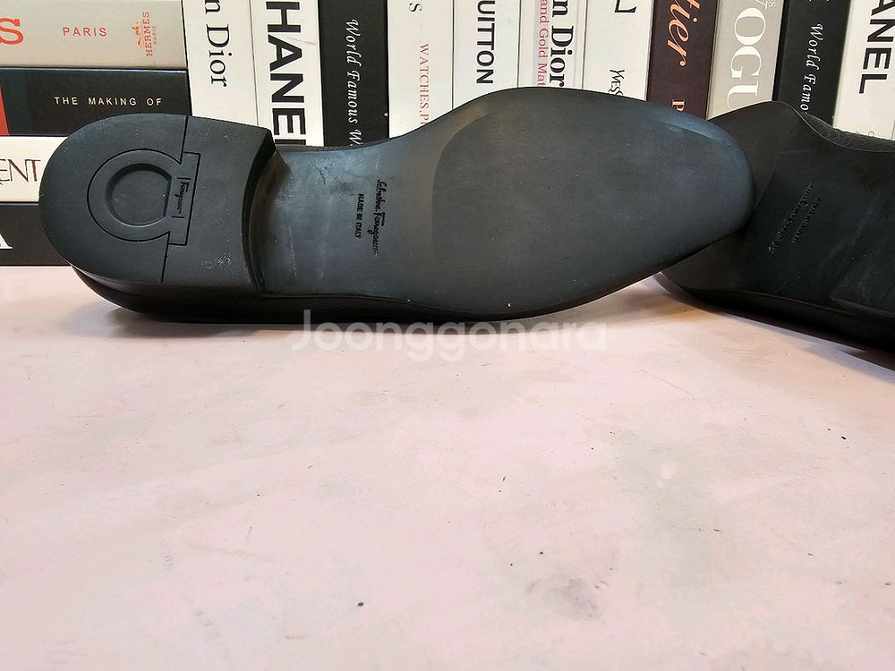 페라가모 남성 로퍼 구두 285--8