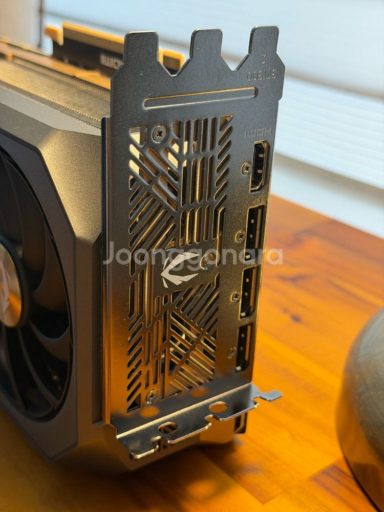 Rtx5090 zotac amp 팝니다.--3