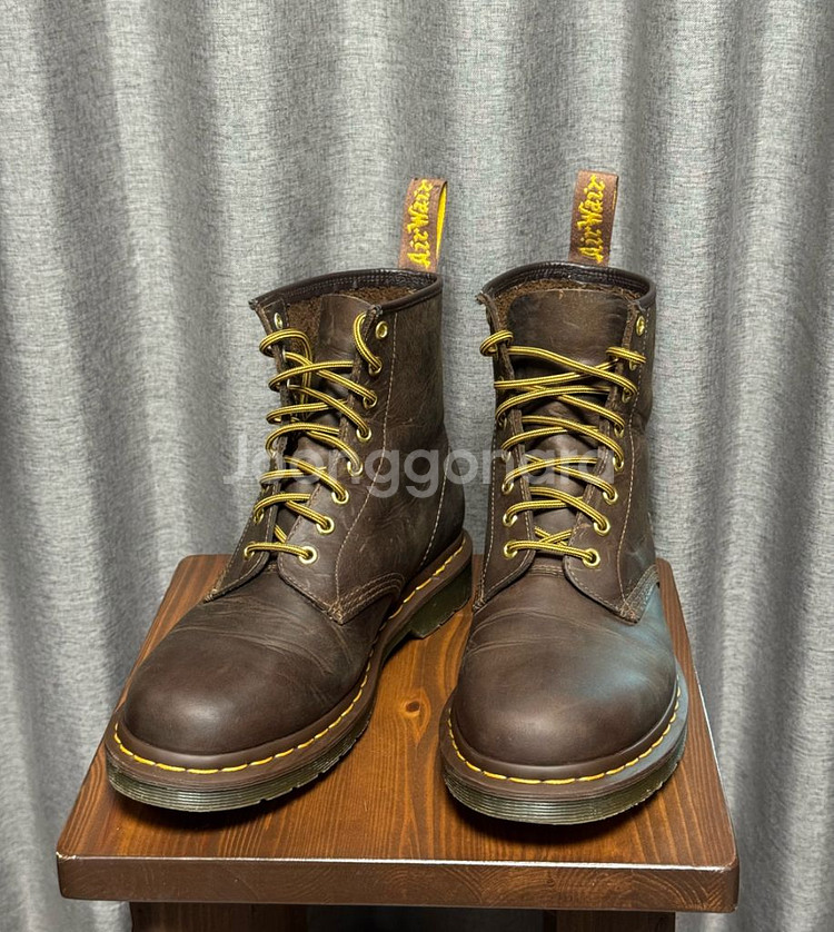 닥터마틴 1460 아즈텍 크레이지호스 270--0