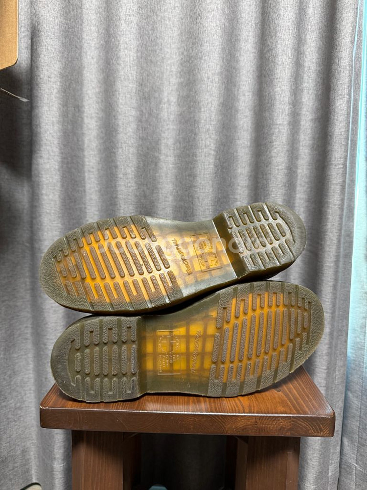 닥터마틴 1460 아즈텍 크레이지호스 270--4