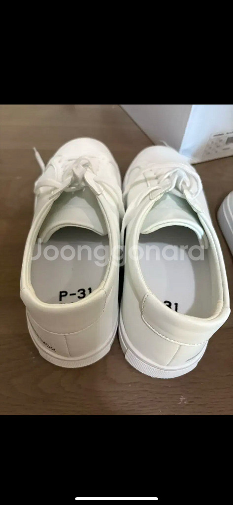p31 화이트 스니커즈화 235--0